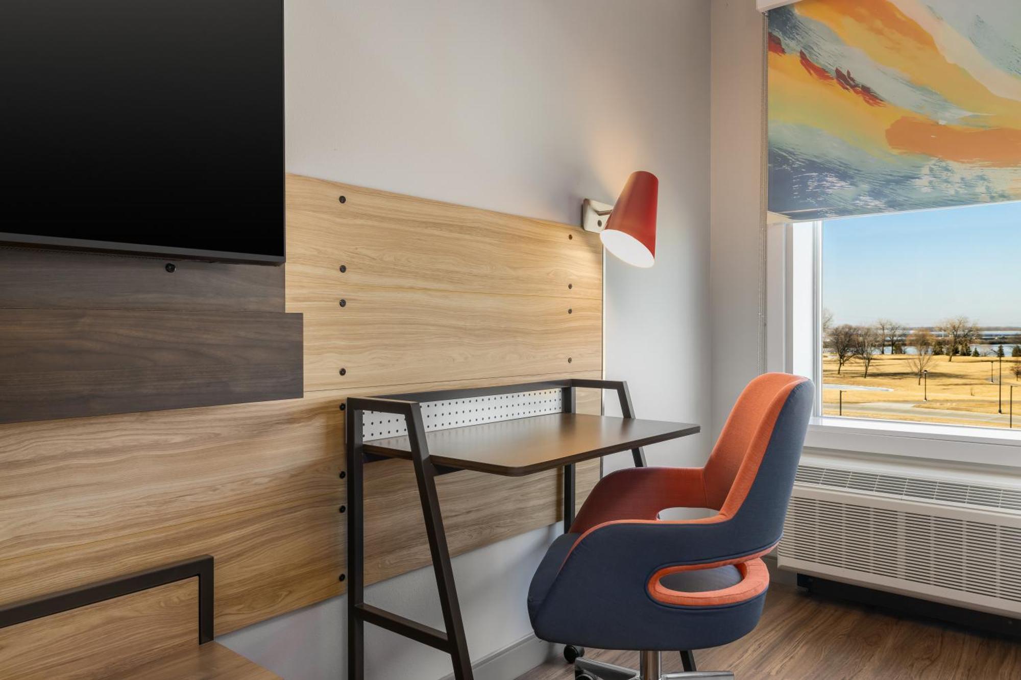 Tru By Hilton Oshkosh Hotel Buitenkant foto