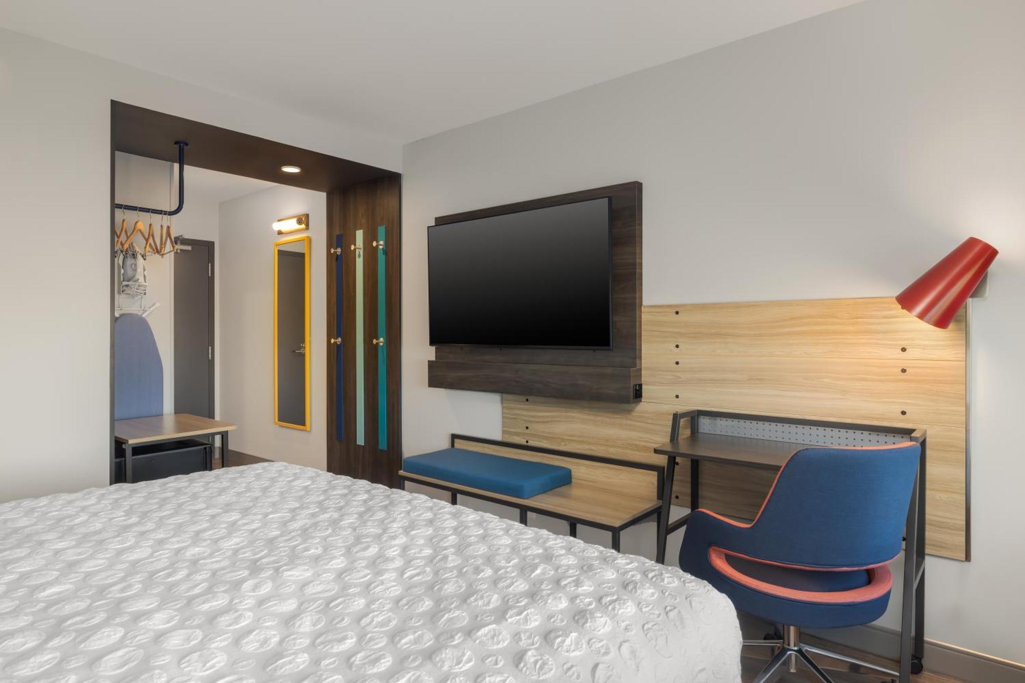 Tru By Hilton Oshkosh Hotel Buitenkant foto