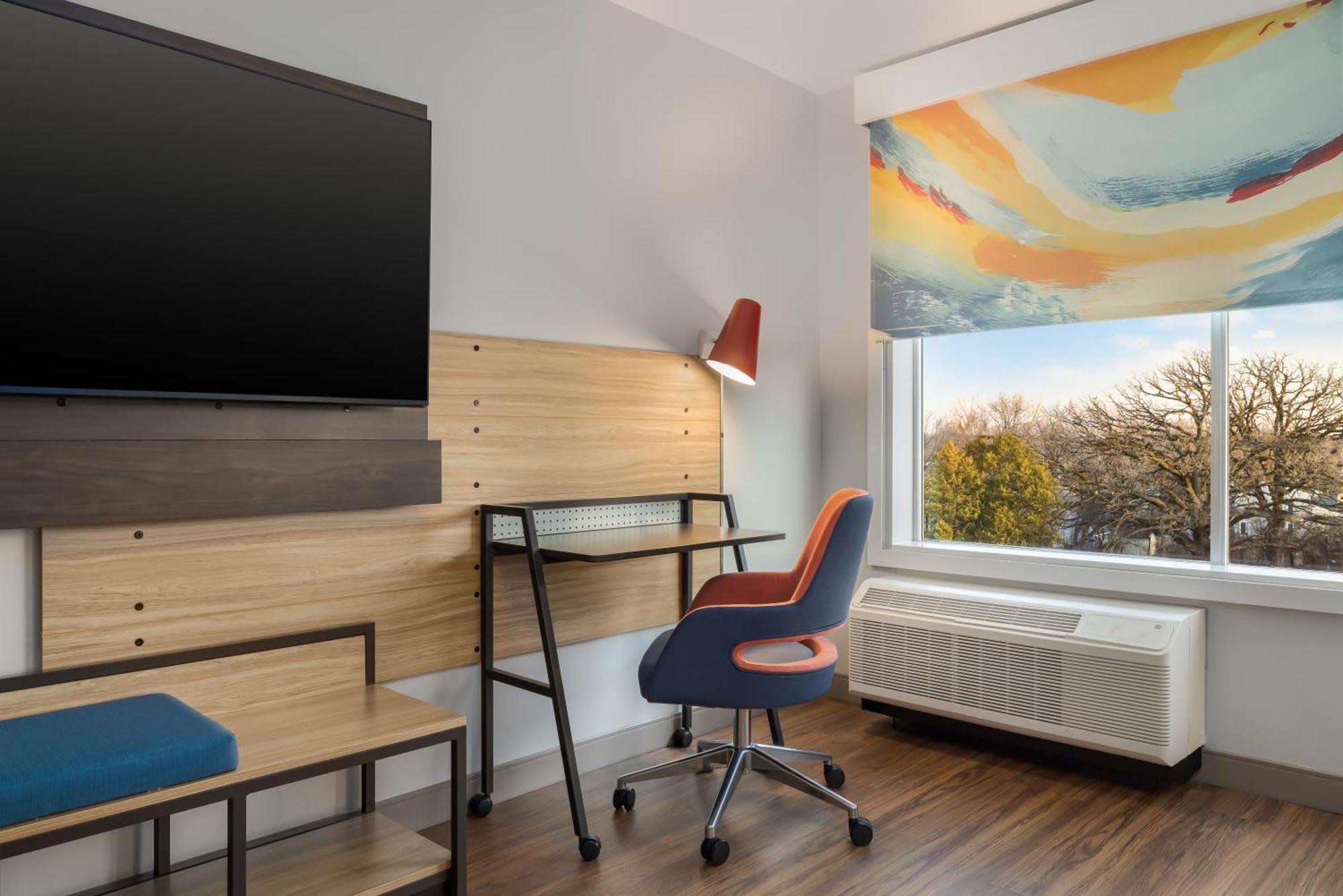 Tru By Hilton Oshkosh Hotel Buitenkant foto