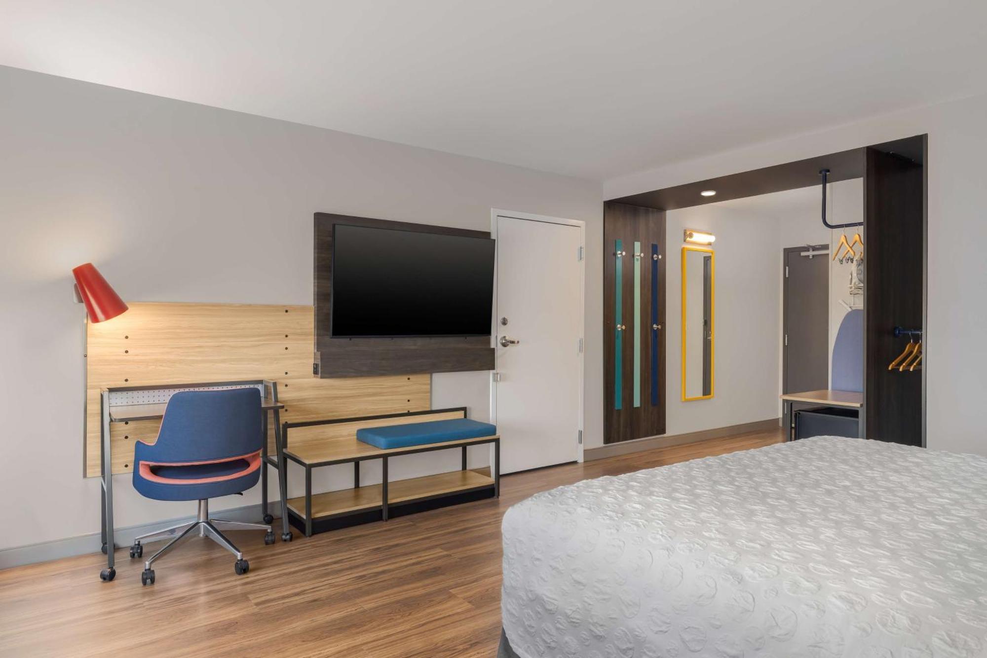 Tru By Hilton Oshkosh Hotel Buitenkant foto