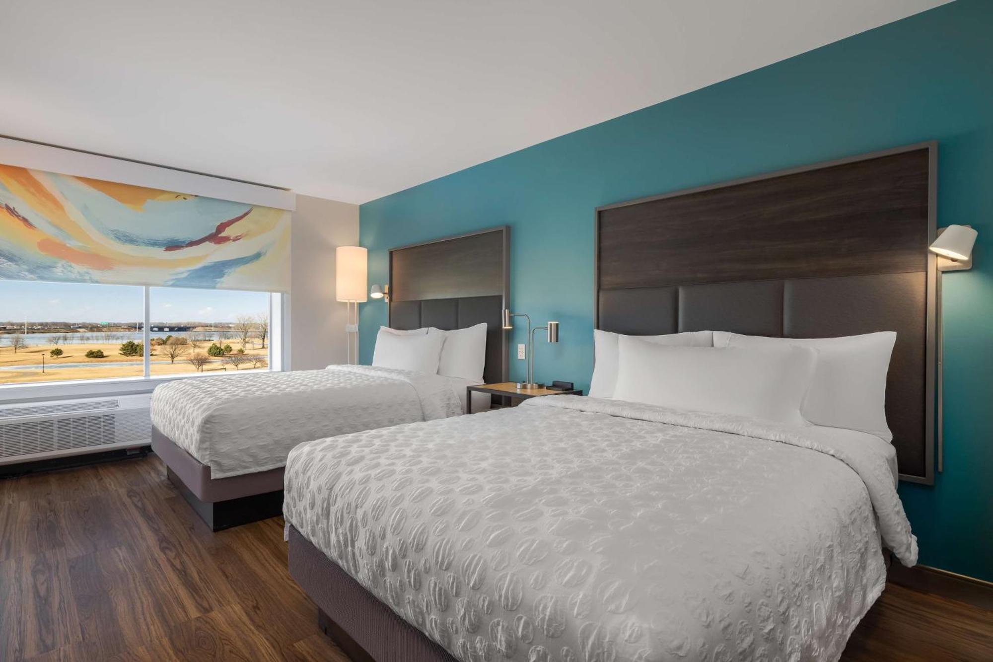 Tru By Hilton Oshkosh Hotel Buitenkant foto