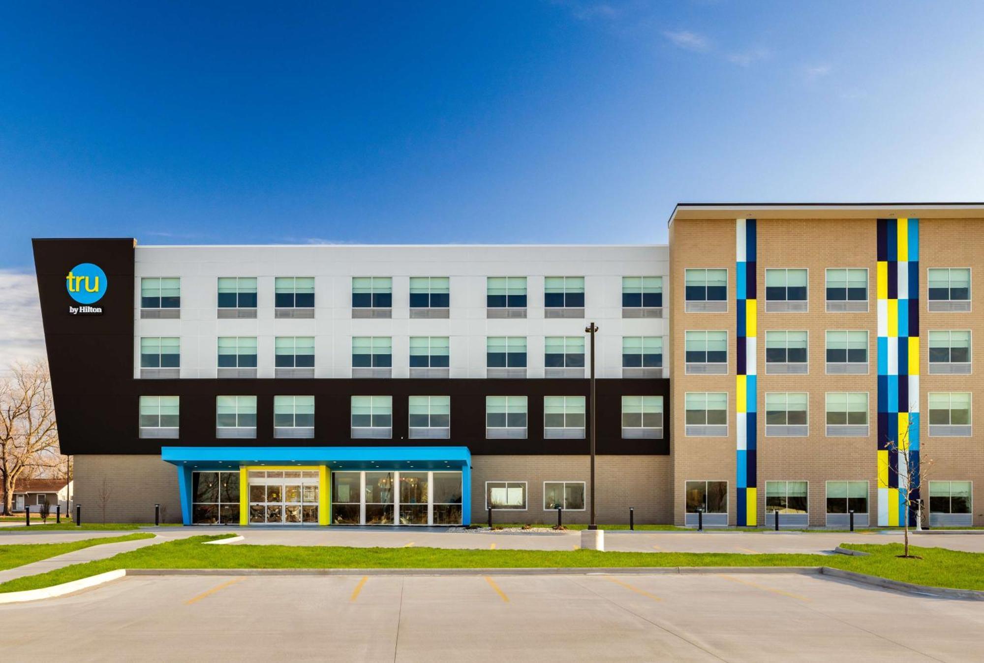 Tru By Hilton Oshkosh Hotel Buitenkant foto